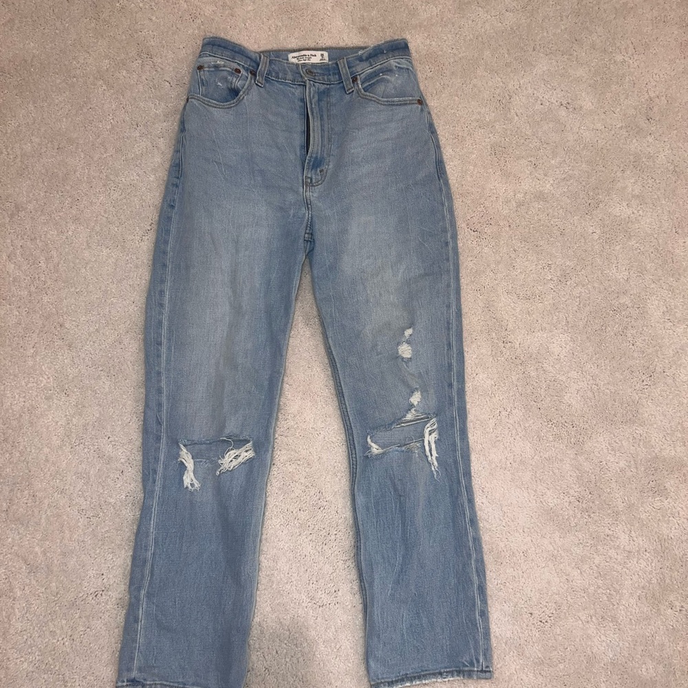 Abercrombie ultra high rise ankle straight jean.